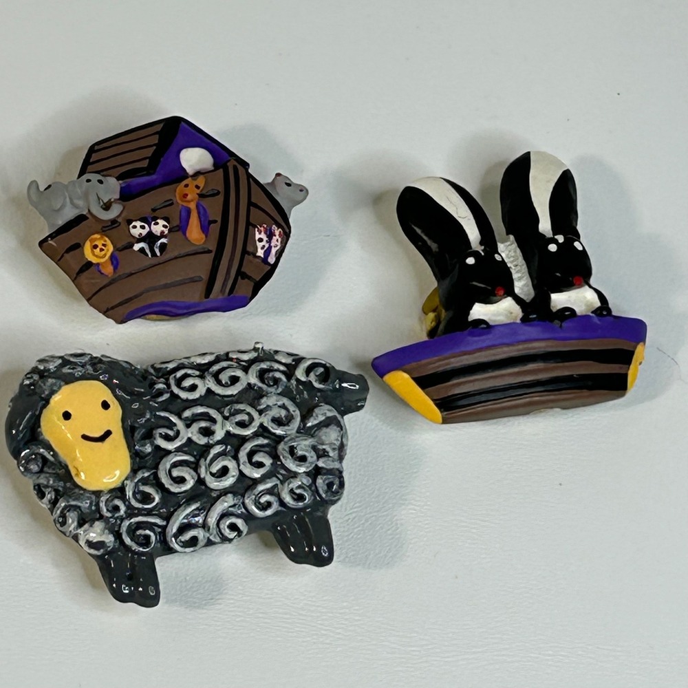 Vintage Noahs Ark Skunk Sheep Resin Animal Pin Set Hand Painted‎ 3 Piece Lot